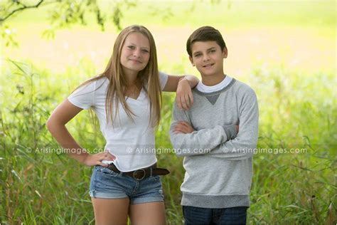 pin  diane suchy   janee marco sibling photography poses