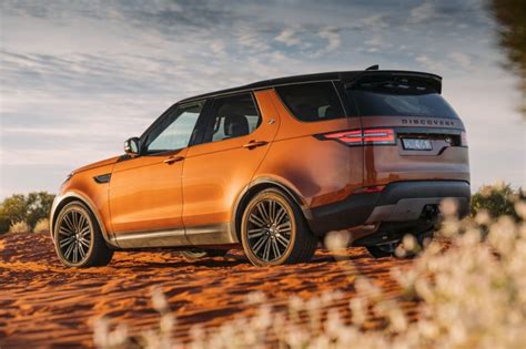 land rover discovery hse luxury  review snapshot carsguide