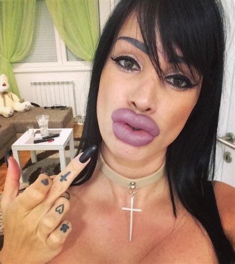 girls with big juicy full lips dsl dick sucking lips