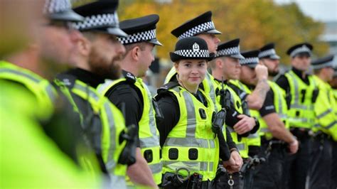 Scottish Police Officers Secure 6 5 Pay Increase Bbc News