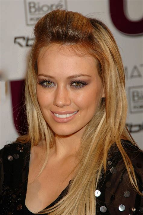 Hilary Duff S Poof Looks Hot With Those Silver Eyes From