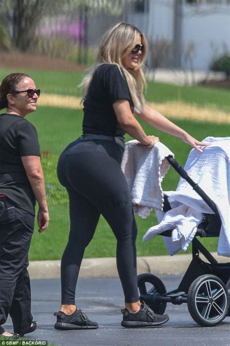 khloe kardashian says i can t believe how big my booty looked as she