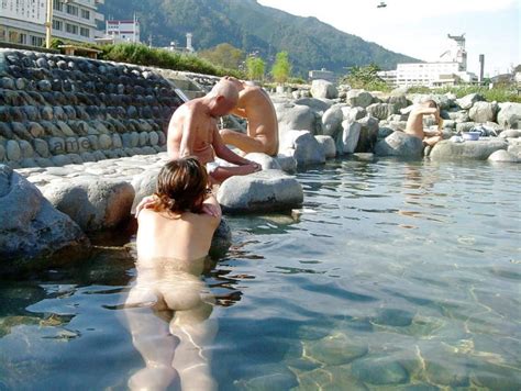 海外サイトで紹介されてる「日本の混浴温泉」がとんでもなくエロい事になってる・・・（画像） ポッカキット