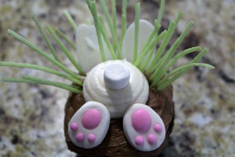 bunny butt cupcakes {perfect for an easter party at school} jen around the world