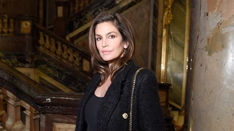 cindy crawford says she regrets nude photos she was