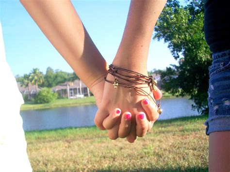 girls holding hands holding hands pinterest holding hands