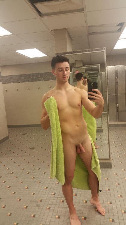 flaunting in the locker room page 31 lpsg