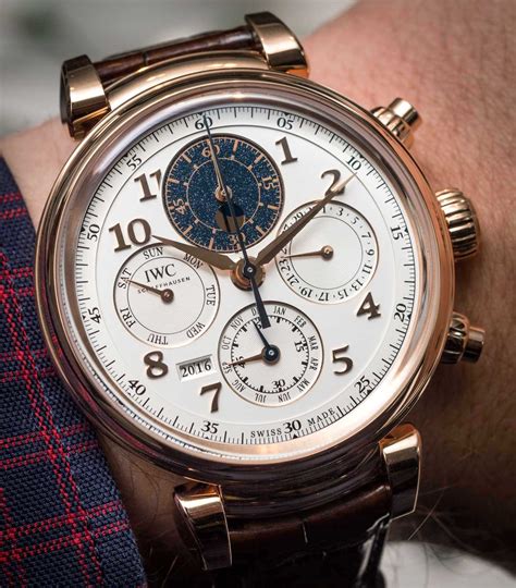 iwc da vinci perpetual calendar chronograph  hands  page