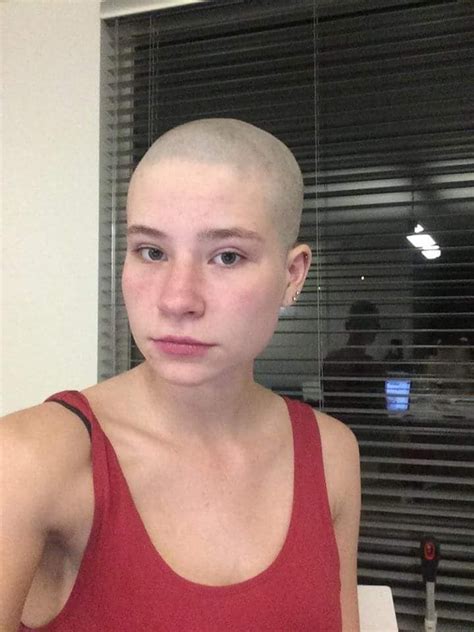 15 Famous Women Who Shaved Their Heads Woman Shaving