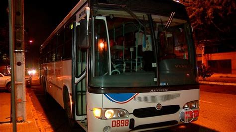 mais dois ônibus são assaltados em natal ladrão corta mão de