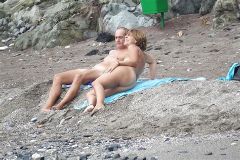 mature couple on nude beach 4 pics