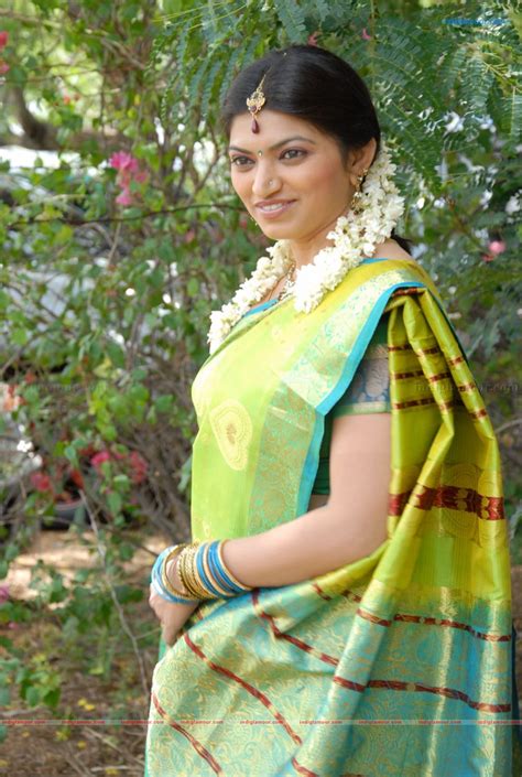 keerthi naidu actress photo image pics and stills 201111