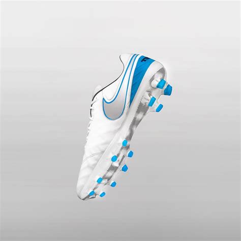 nikes  white football boots pack    footy headlines