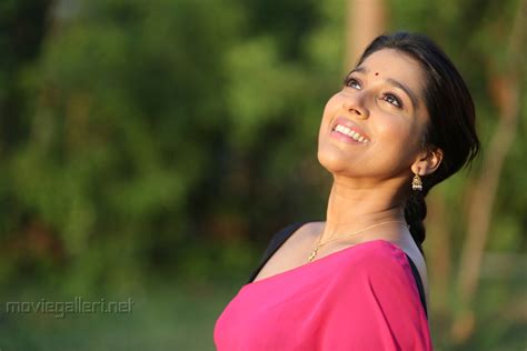 Rashmi Gautam In Pink Saree Guntur Talkies