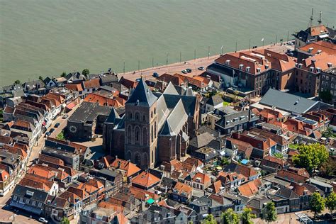 hollandluchtfoto kampen luchtfoto buitenkerk