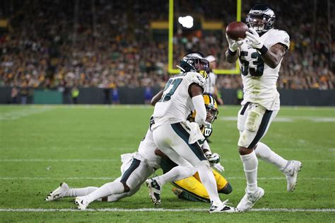 Eagles Outlast Green Bay Packers As Craig James