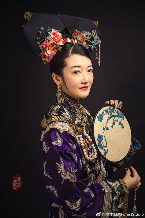 pin  fah   qing women historical women folklore fashion chinese beauty
