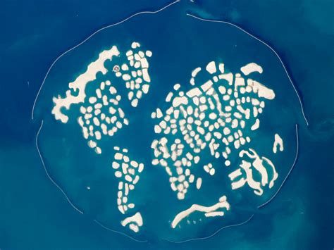 world islands dubai mapswithouticeland