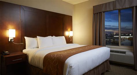 accessible king suite comfort suites saskatoon
