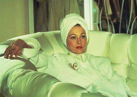 Faye Dunaway In Mommie Dearest The Real Story