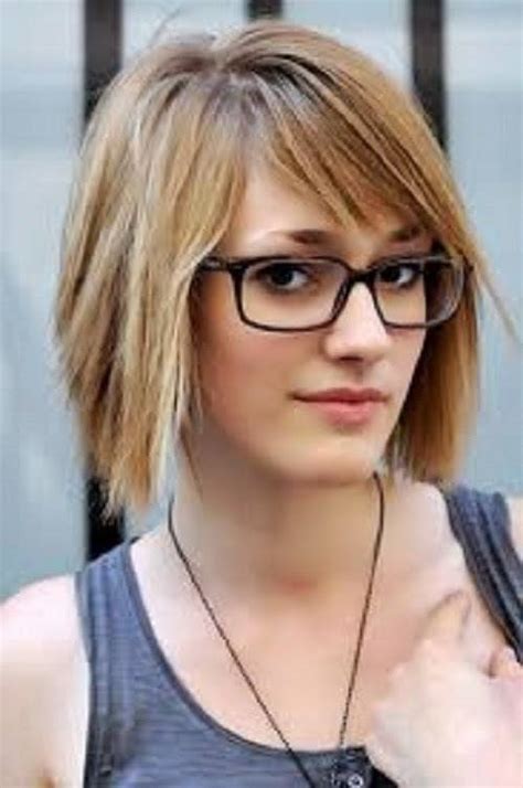 37 Cute Hairstyles For Women With Glasses This Year