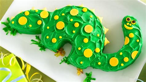 dinosaur cake recipe bettycrockercom