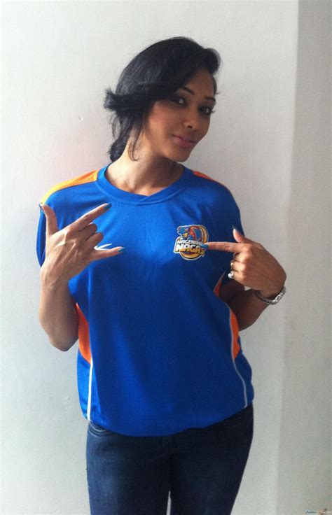 Hot Blog Post Sri Lankan Actress Yureni Noshika Hot New