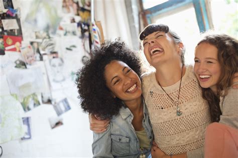 10 Reasons There S Nothing Like Female Best Friends Huffpost