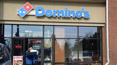 dominos delivery driver shoots  kills robber eater