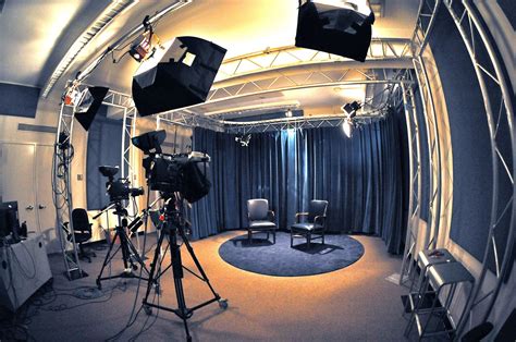 office tv studio google zoeken commercial video production studio