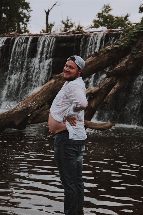 husband poses for maternity photo shoot to make wife laugh popsugar