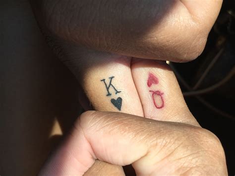 king queen coupletattoo on fingers hand tattoos finger tattoos