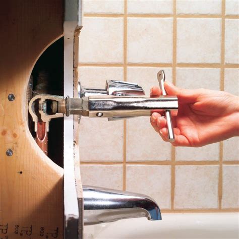 How To Fix A Leaking Bathtub Faucet Bathtub Faucet Replace Bathtub