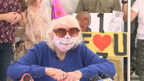 Im Feeling Great 107 Year Old Milwaukee Woman Celebrates Birthday