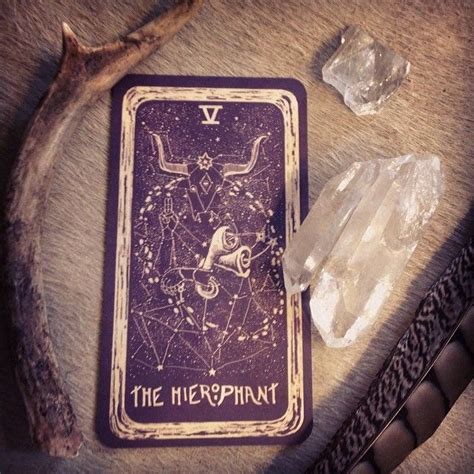 Tarot And Crystals Fortunetelling Tarot Sorcellerie