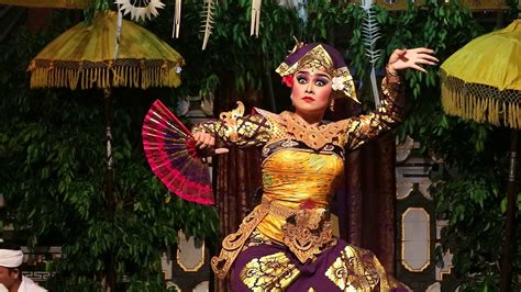 7 Tarian Bali Yang Sering Dipentaskan Untuk Turis Info Seputar Bali
