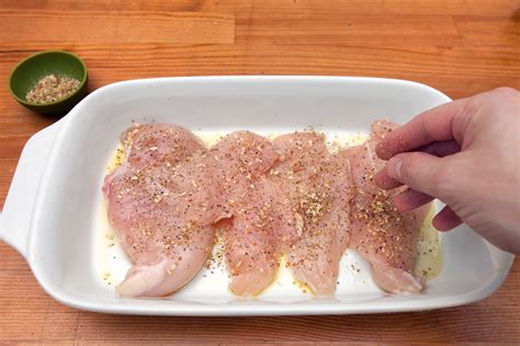 how to bake the perfect boneless skinless chicken breast in the oven