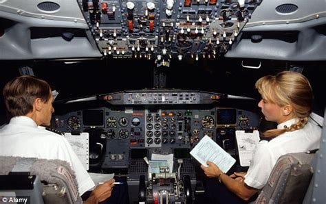 Uk Airlines Push For More Female Pilots Travelgumbo
