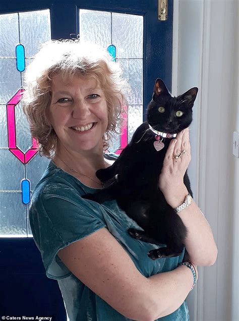 woman credits her cat with saving her life after it found lump that was