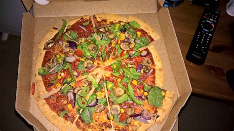 calories  vegetarian pizza dominos