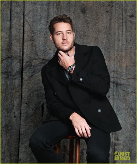 this is us justin hartley looks so sexy in his new photo