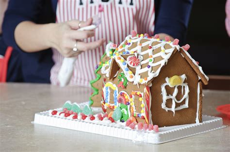 build  gingerbread house   bakers