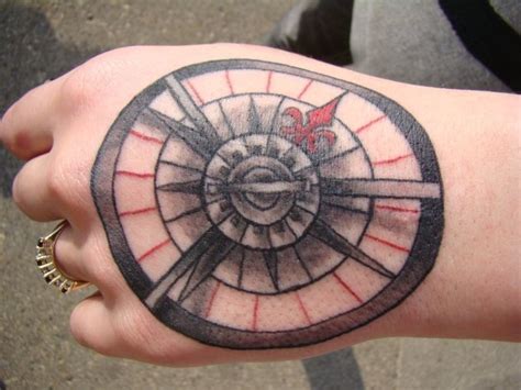 30 Stunning Compass Tattoo Designs Entertainmentmesh