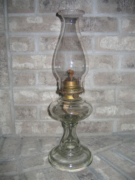 antique vintage kerosene glass oil lamp lighting item   sale antiquescom classifieds