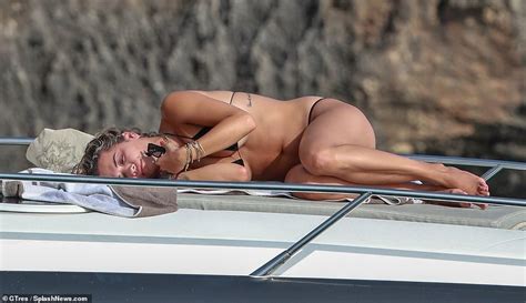 Rita Ora Fappening Pussy In A Bikini 27 Pics The