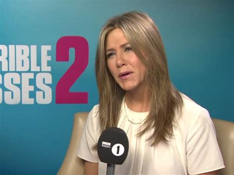 Watch Jennifer Aniston Pranks Reporter In Painfully Awkward Interview