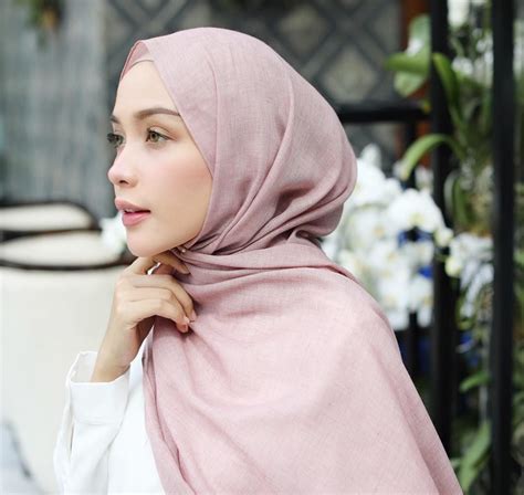 memakai hijab pashmina  simple  modis