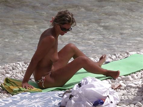 Mature Sunbathing Topless 10 Pics Xhamster