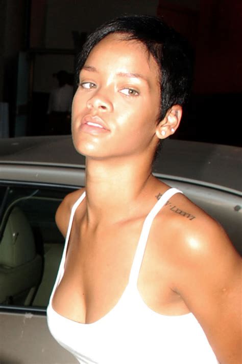 16 Fresh Faced Pop Stars Without Makeup