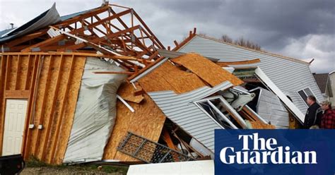 tornadoes hit illinois as storms threaten across midwestern us in